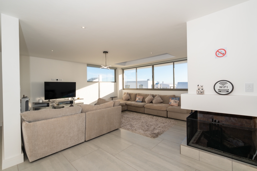 5 Bedroom Property for Sale in Paradise Beach Western Cape